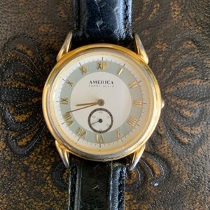 Vintage Perry Ellis America analog watch (1987)